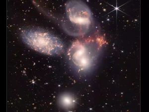 پنجتایی استفان؛ رقص 5 کهکشان در صورتفلکی اسب بالدار